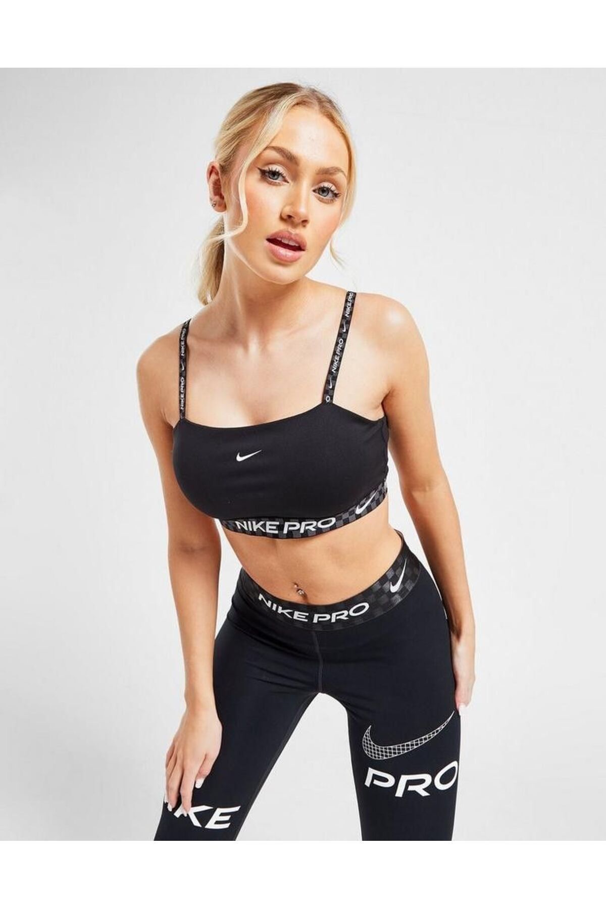 Nike pro mid rise training crops online