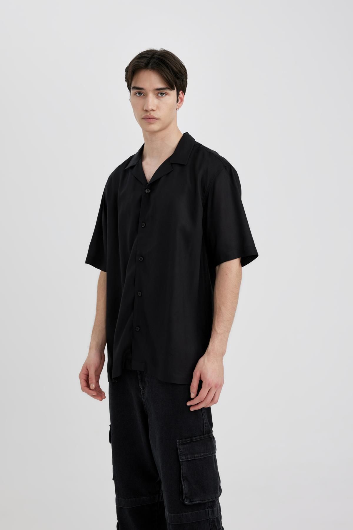 DeFacto-Summer Regular Fit Apache Collar Viscose Plain Short Sleeve Shirt C4735Ax24Sm 1