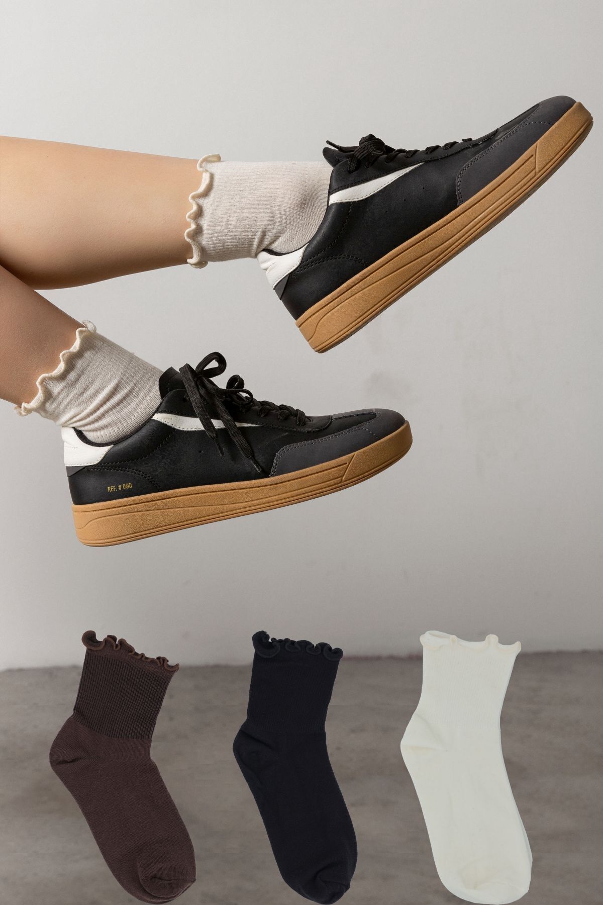 Trick or Treat 3er Pack bunte hohe Halbsocken aus Baumwolle mit Ruschen fur Damen Trendyol