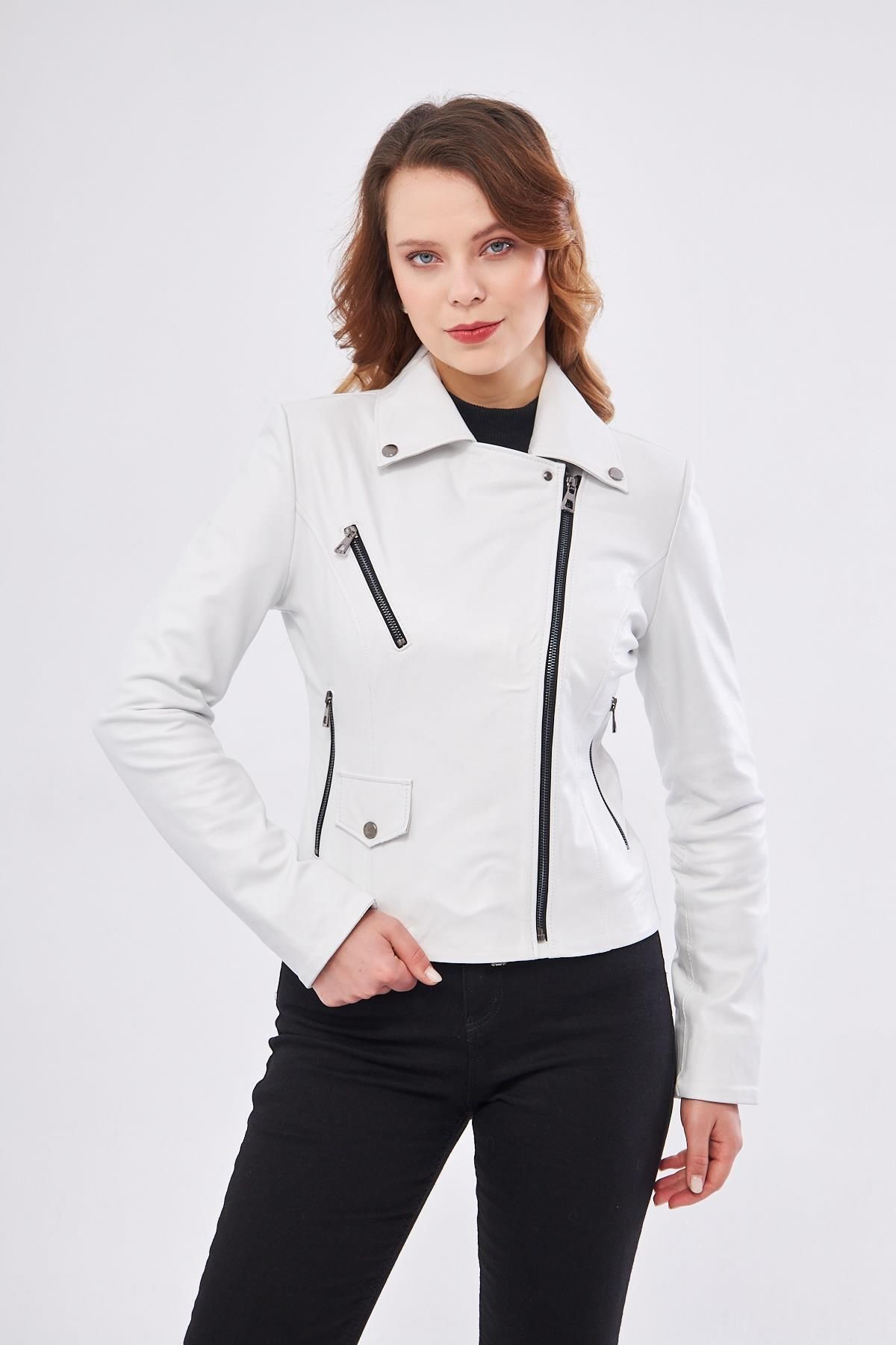complete the look image
