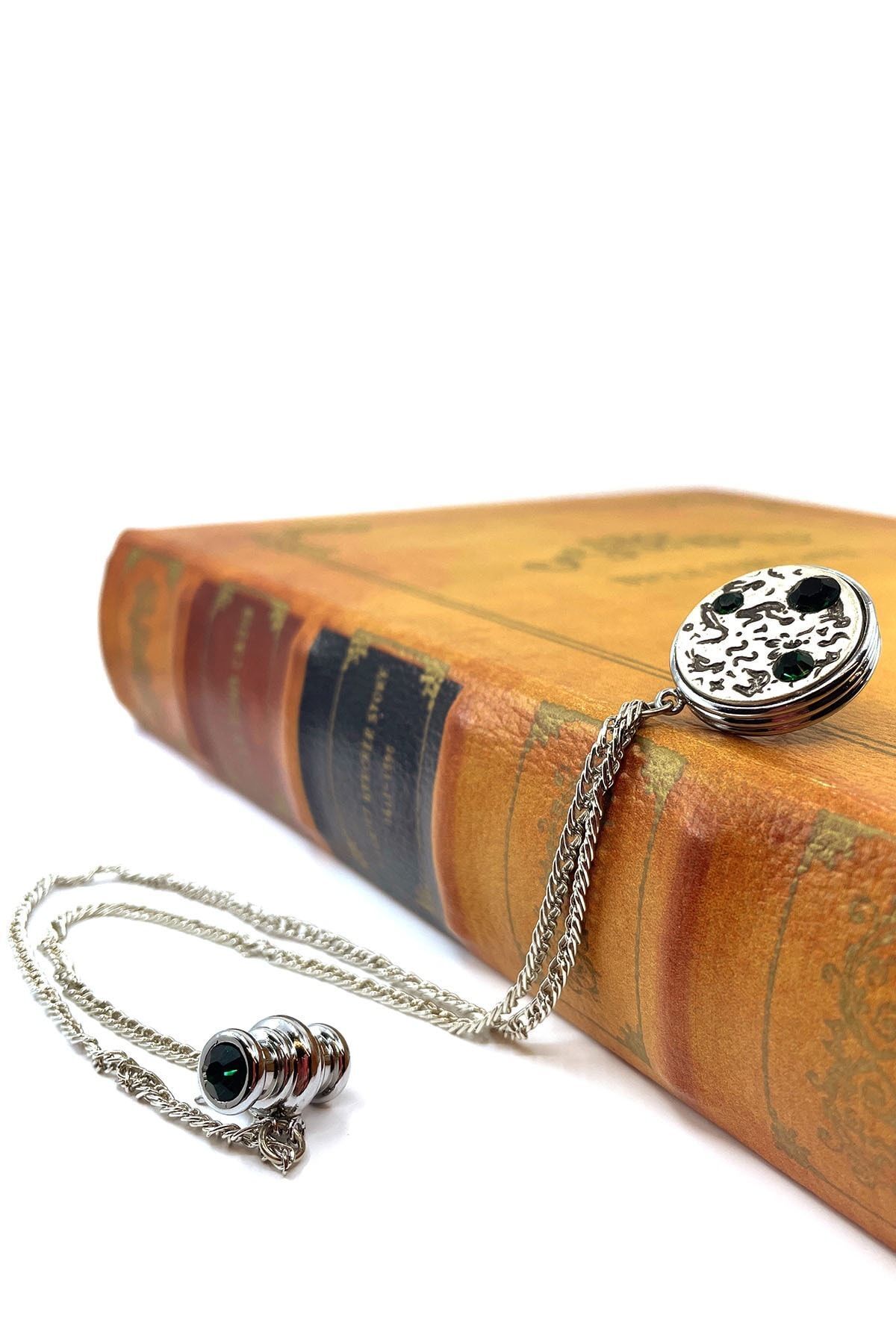  سنجاق سینه کریستالی سبز زمردی YI237