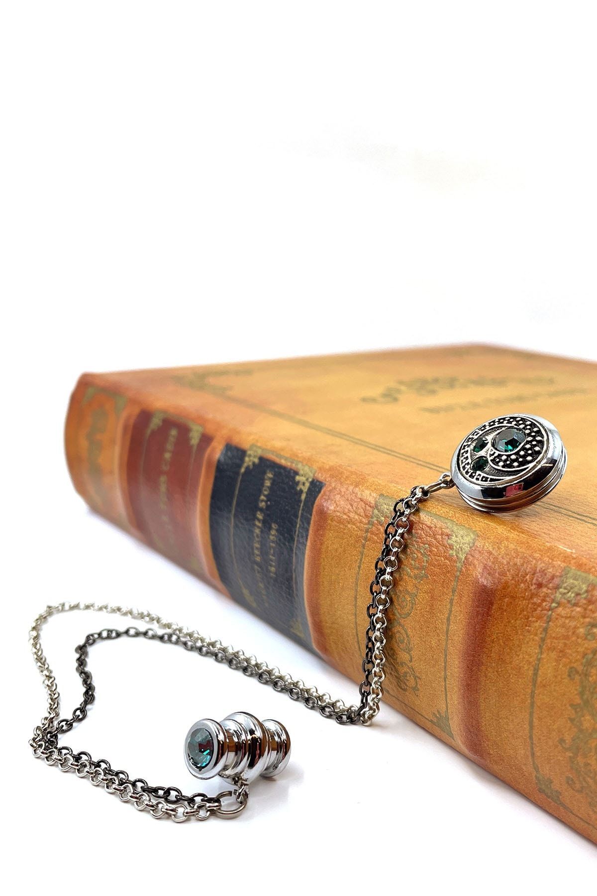  سنجاق سینه کریستالی سبز زمردی YI211