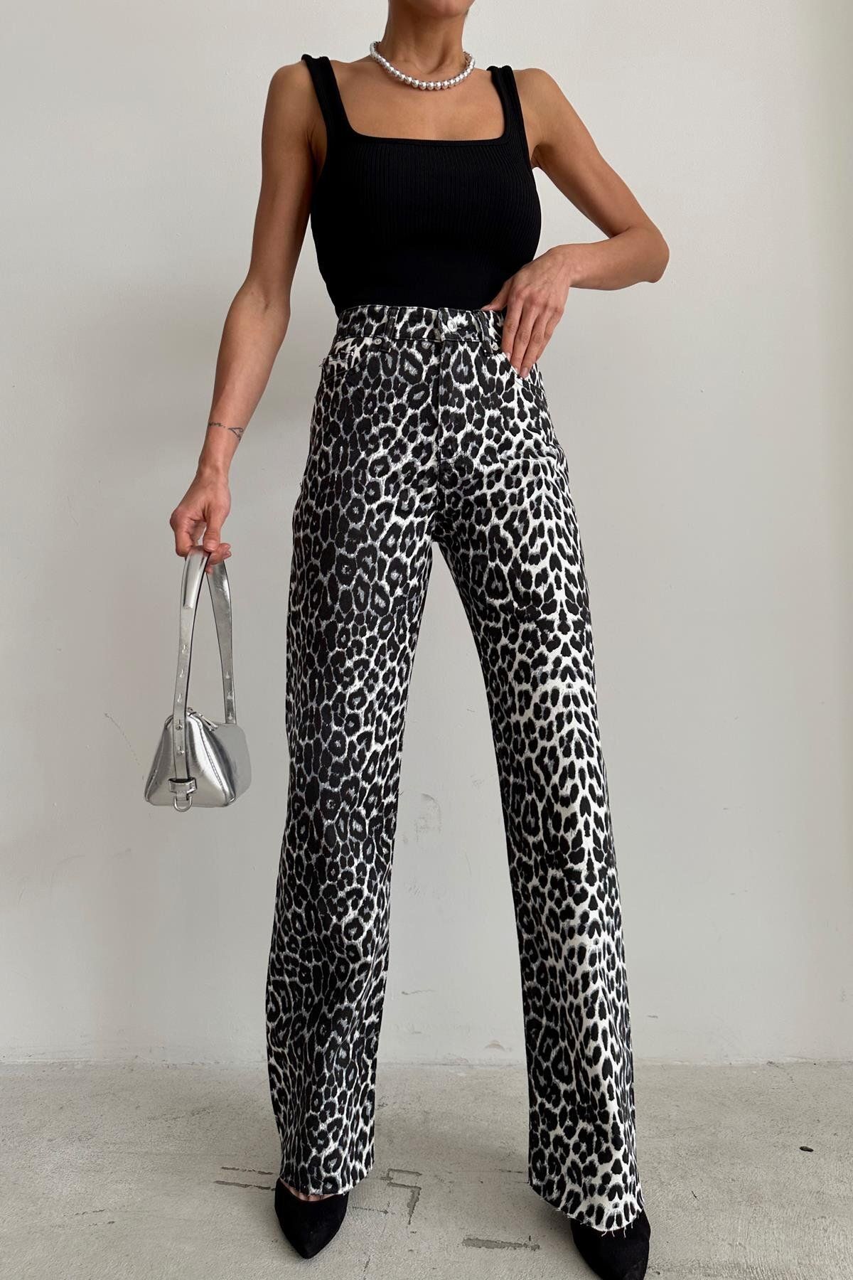 complete the look image