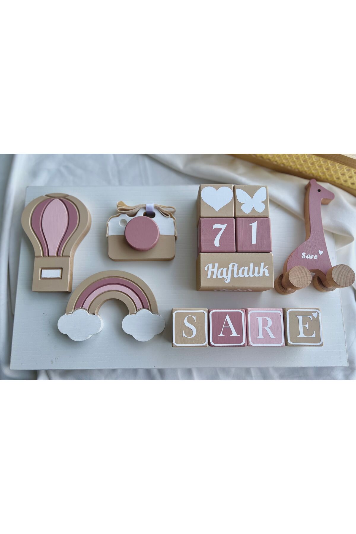 Krem pembe 4 HARFLİ İSİM KÜPLÜ OBJELİ SET