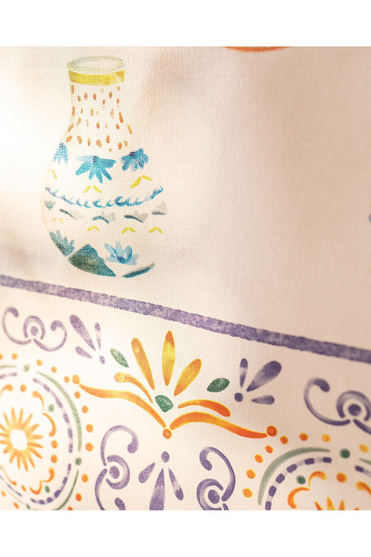 Madame Coco-مفرش طاولة ليندينا PVC - 100x140 سم 4