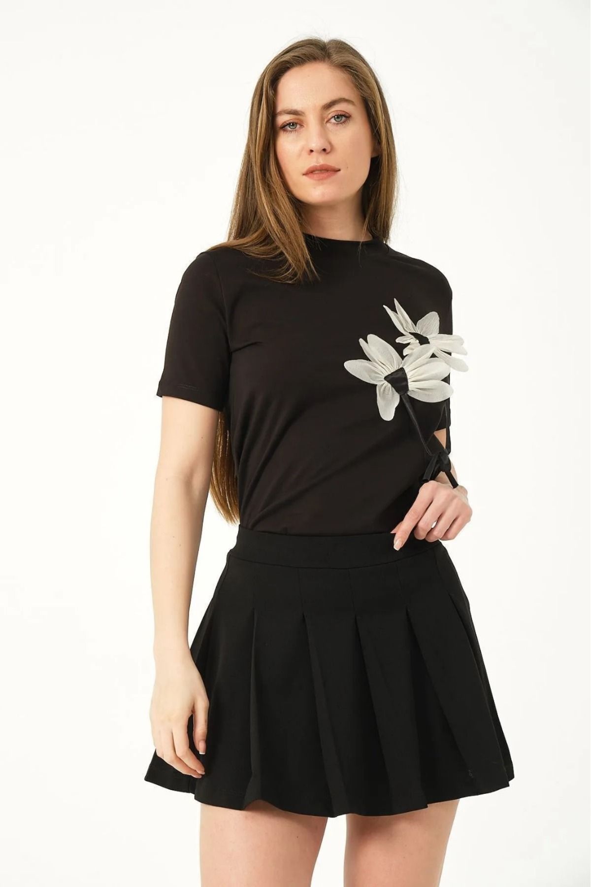Pulli Collection-Tricou cu aplicație cu margaretă neagră 2
