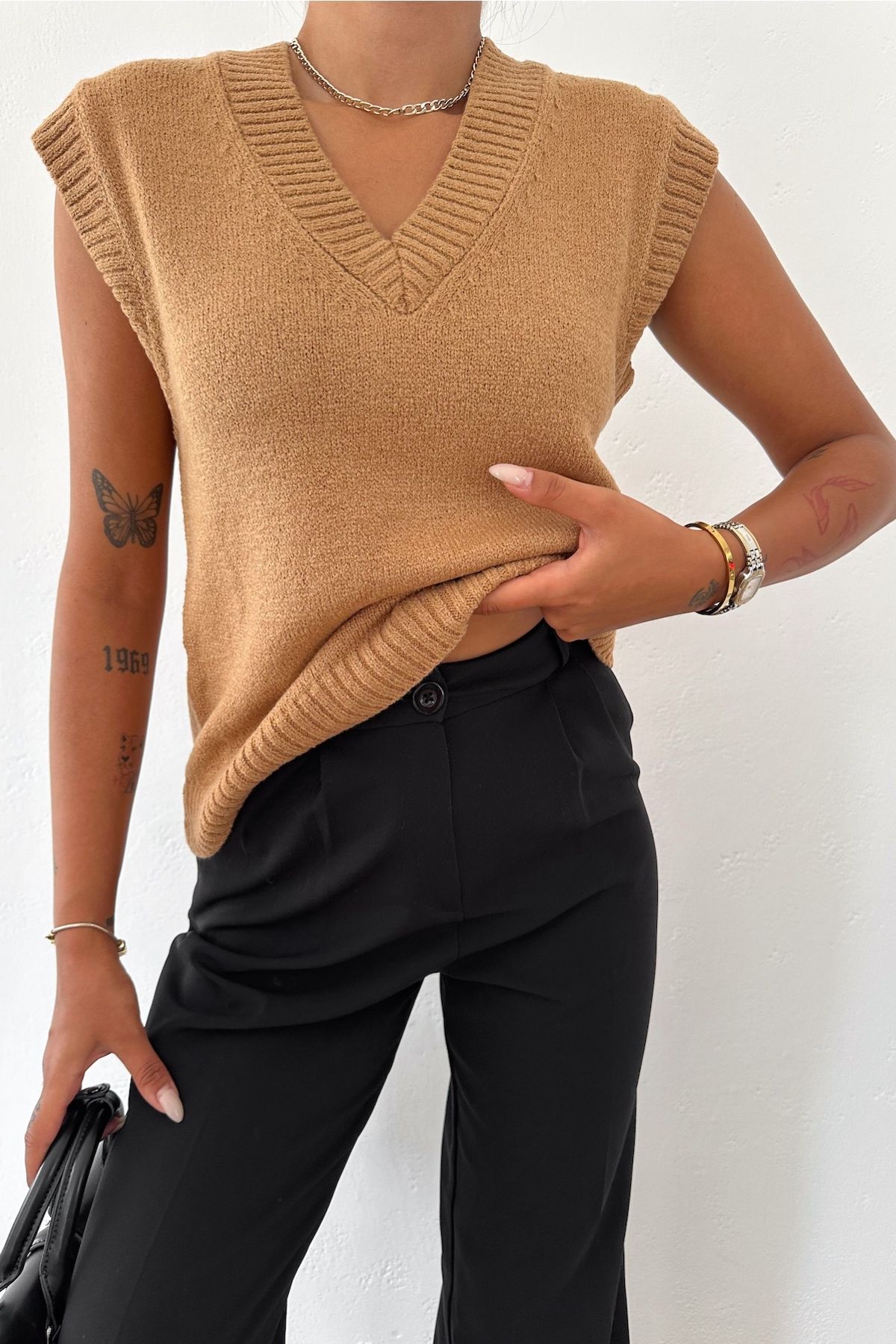 FEMELLE-Camel Colored Women's V-Neck Sweater 2