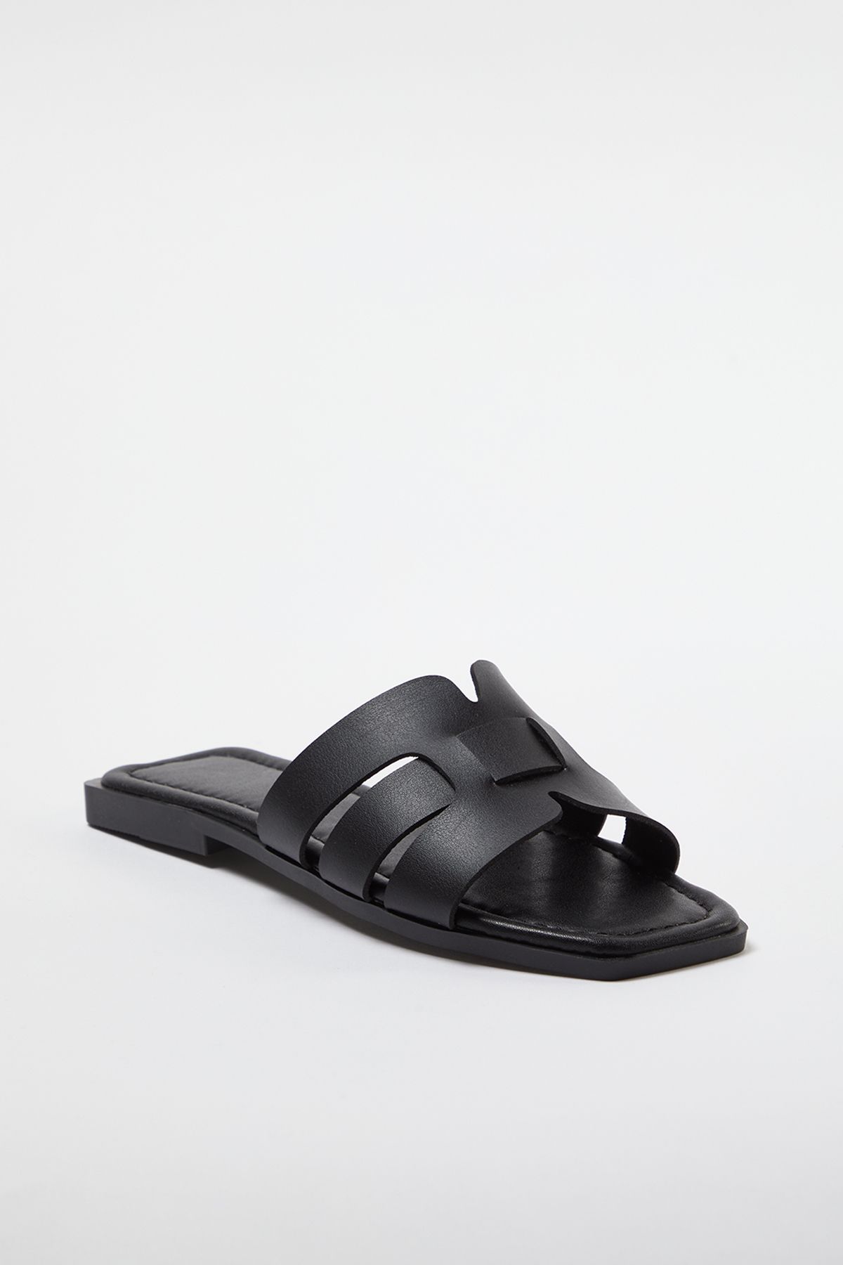 TRENDYOL SHOES-Fekete egycsíkos alkalmi női papucs TAKSS24TE00010 2
