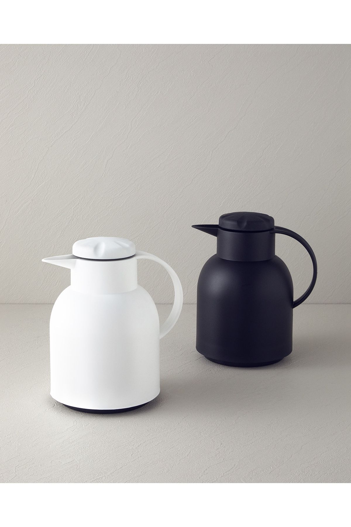 فلاسک مشکی Tiya Polypropylene Glass Thermos 1000 میل سیاه English Home