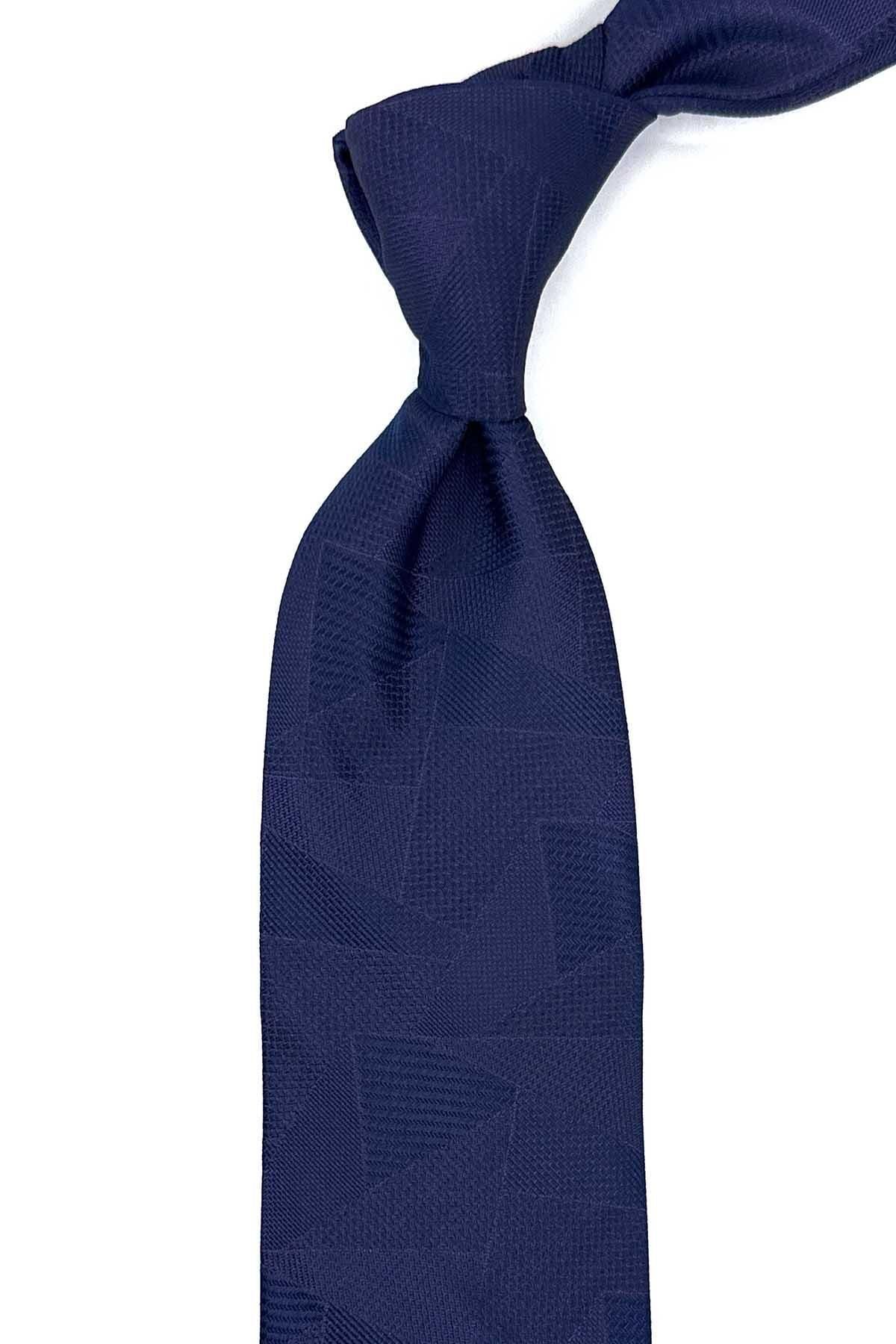  کراوات کلاسیک سرمه‌ای طرح‌دار آلو با دستمال جیبی KK12297