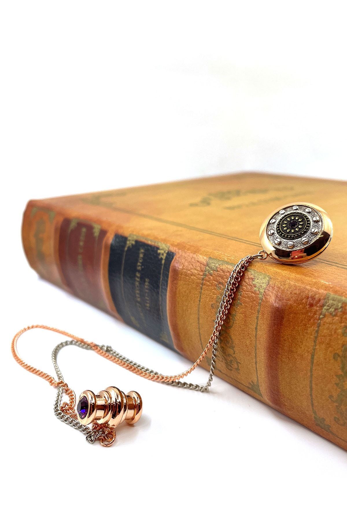  سنجاق یقه زنجیری سنگی صورتی رنگ نقره‌ای - رزگلد YI209