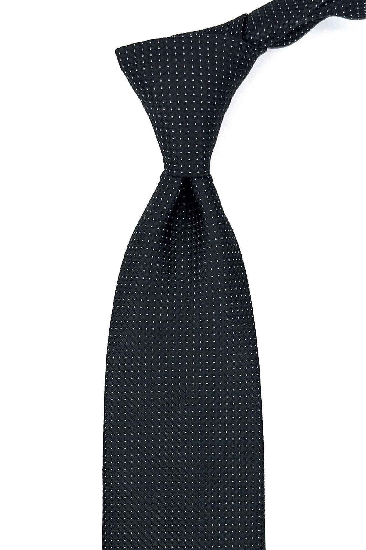  کراوات کلاسیک طرح خال خالی مشکی با دستمال جیبی KK11257