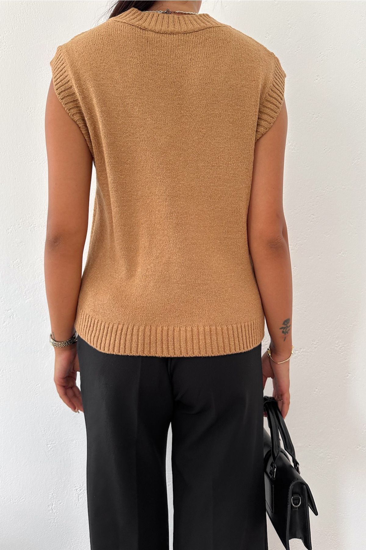 FEMELLE-Camel Colored Women's V-Neck Sweater 4