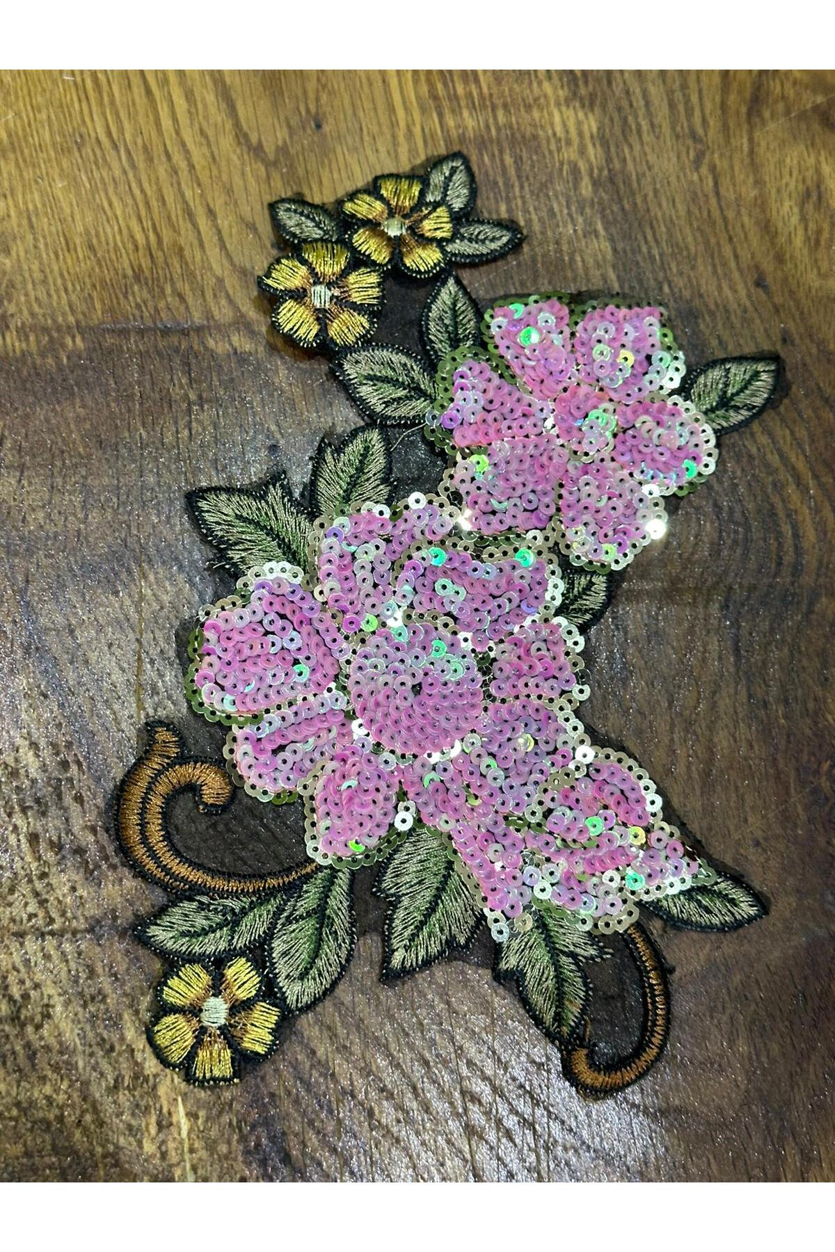 Gönülden Tasarım 21X10 CM NAKIŞ VE PAYET İŞLEME PEMBE ÇİÇEKLİ ARMA DİKİŞ APLİKE