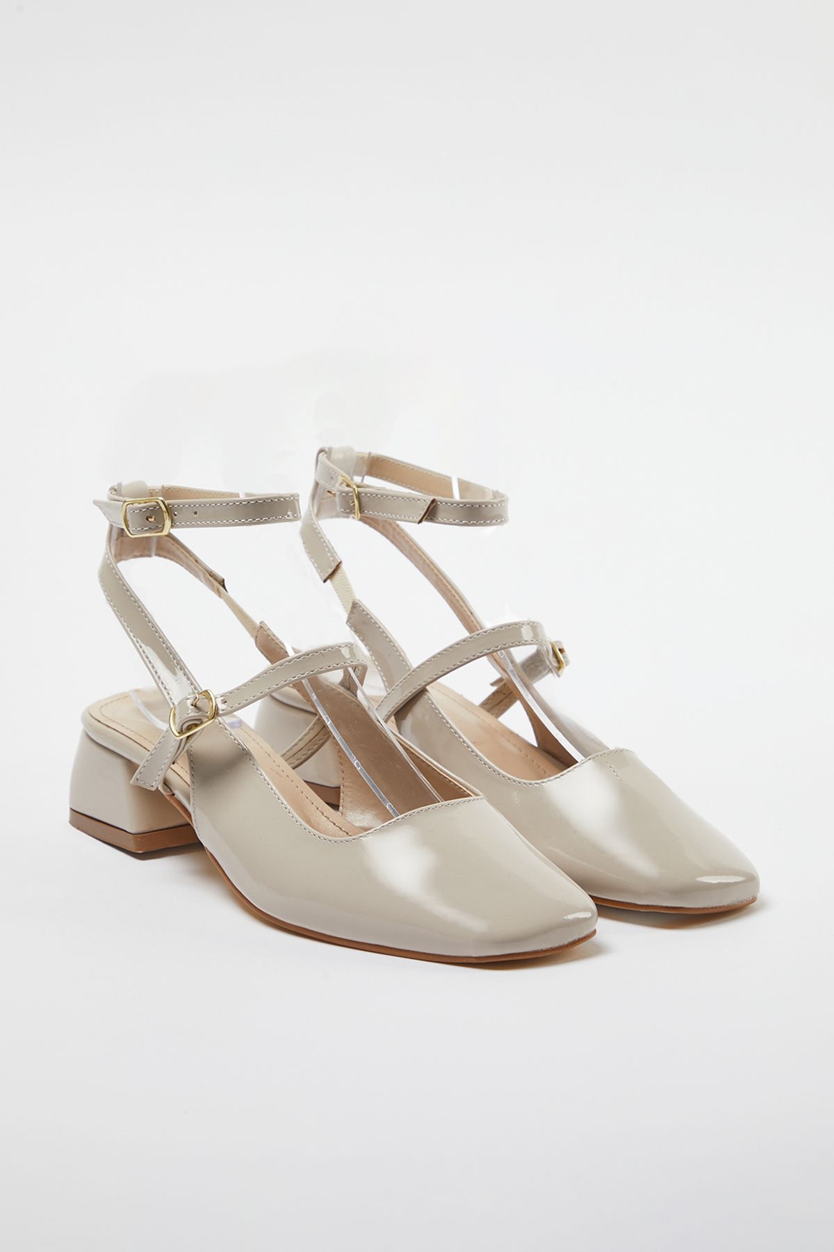 TRENDYOL SHOES-Damen High-Heels im Mary-Jane-Style, mit quadratischer Zehenpartie, beige TAKSS24TO00009 1