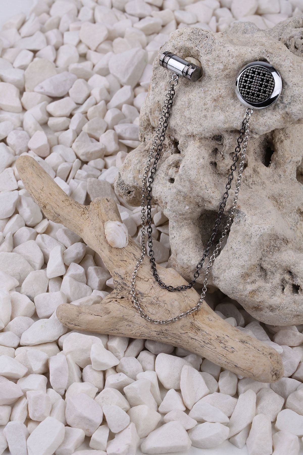  سنجاق سینه یقه ای تزیین شده با زنجیر و سنگ YI98