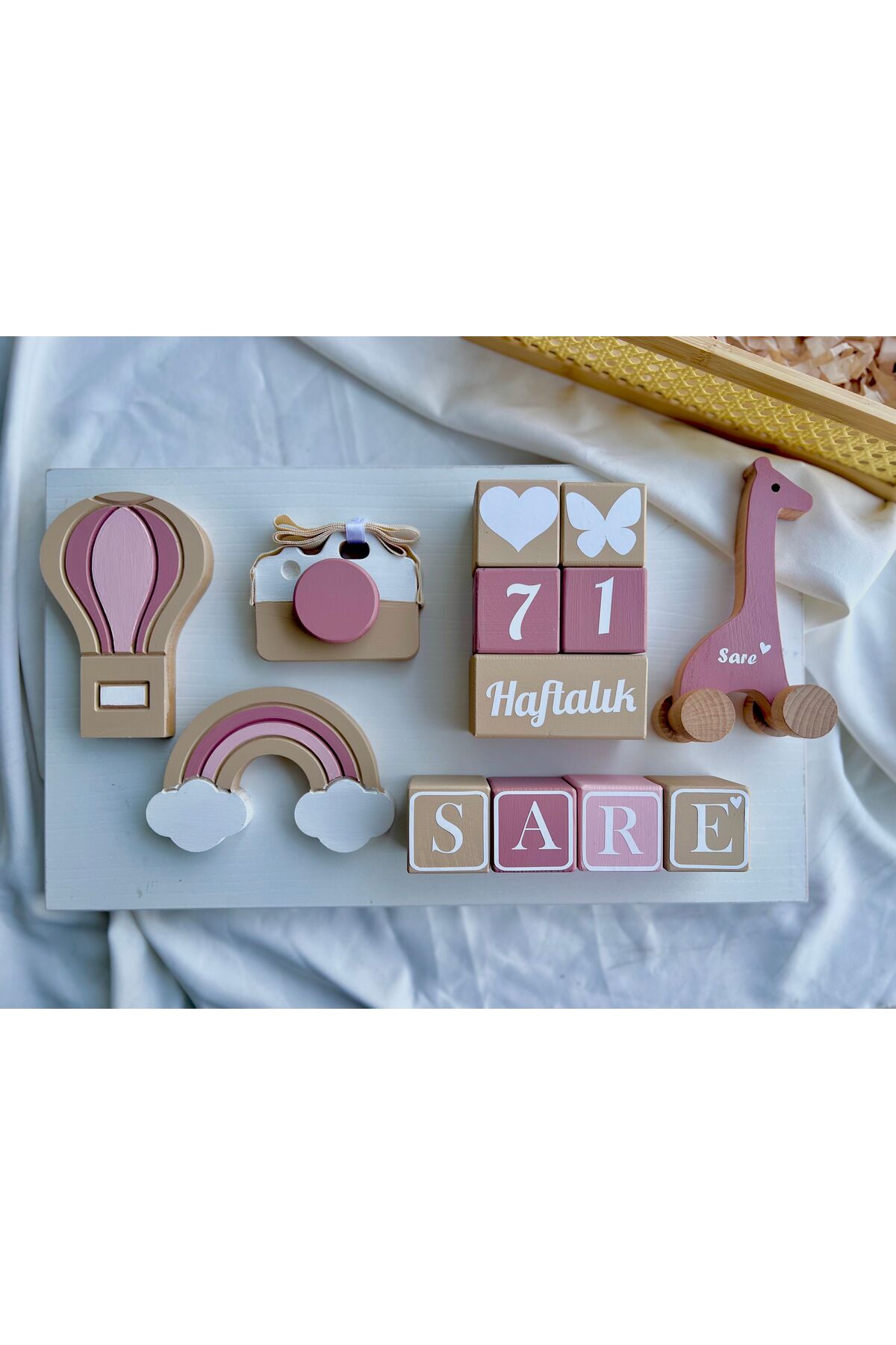 Krem pembe 4 HARFLİ İSİM KÜPLÜ OBJELİ SET