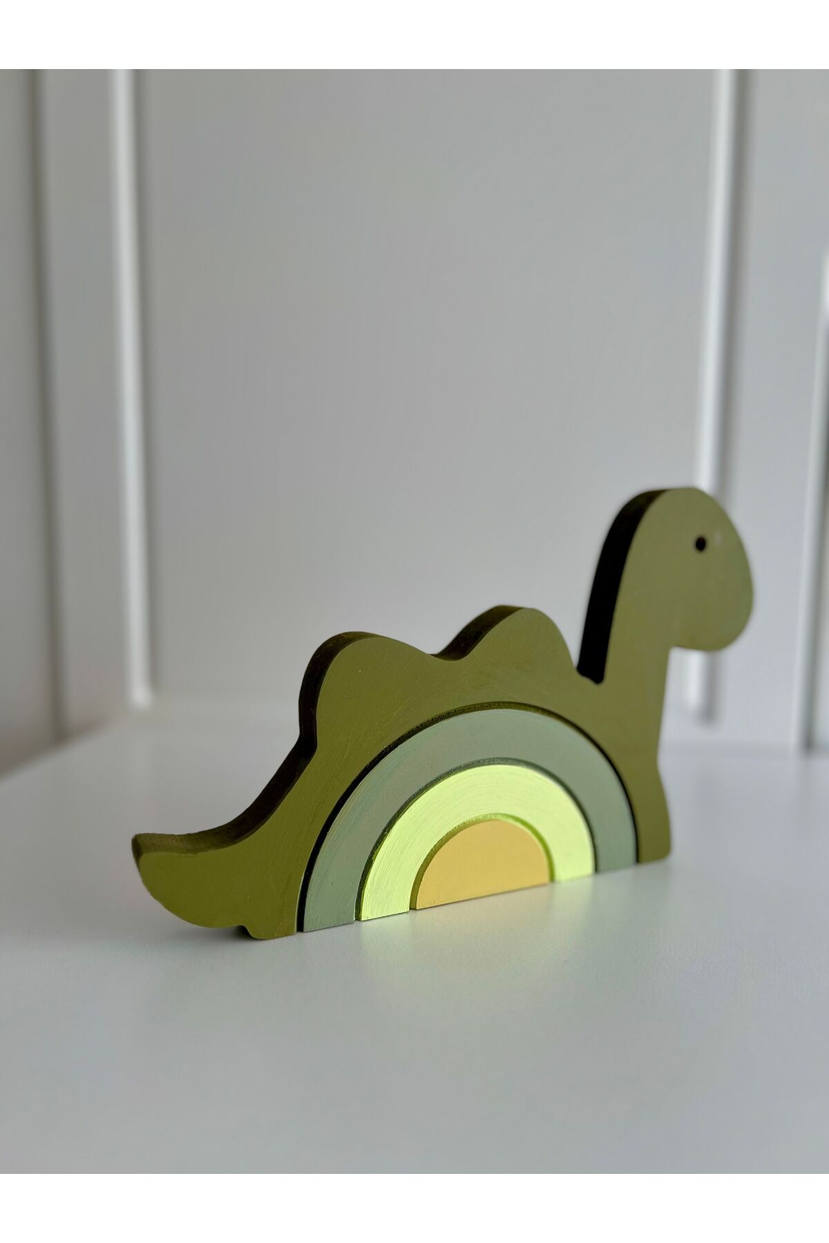 Dinazor  bebek odası dekor ahşap