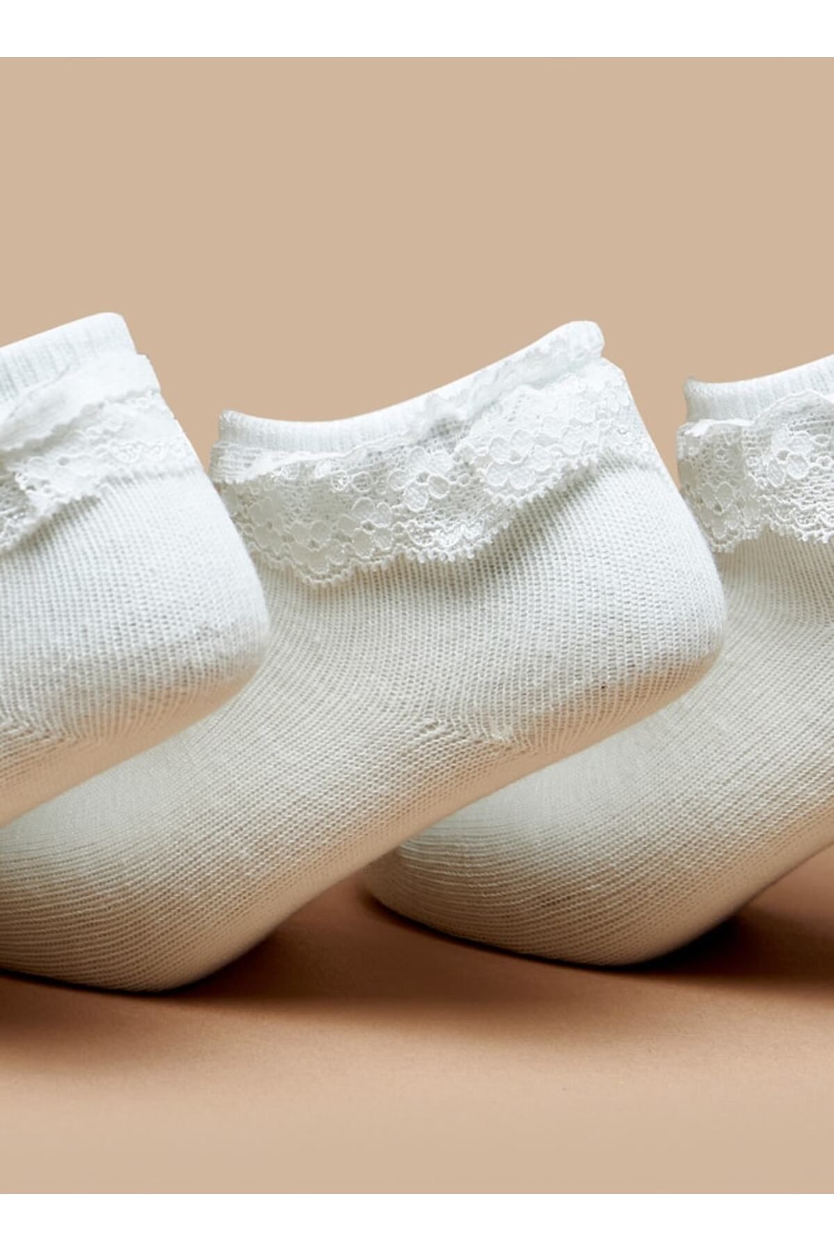 Barefeet-Solid Ankle Length Socks with Frill Detail - Set of 3 2