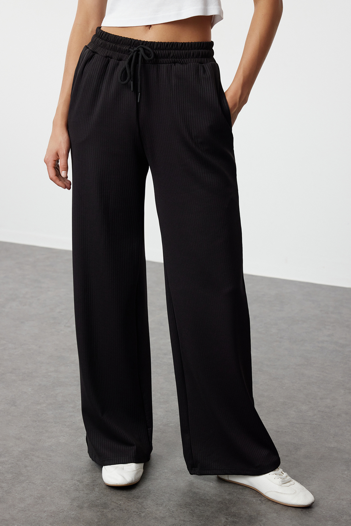 Trendyolmilla  Siyah Wide Leg Fitilli Esnek Pantolon TWOAW25PL00008 - Görsel 3