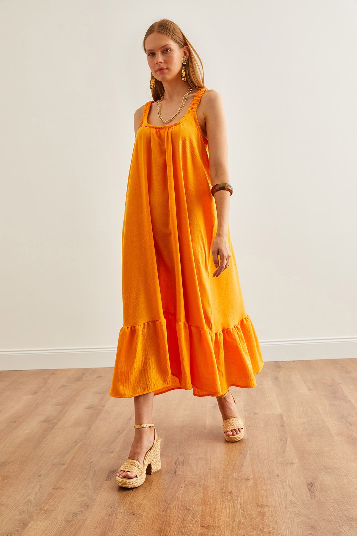 Kadın Sarı Askılı Oversize Maxi Dokuma Elbise ELB-19002235