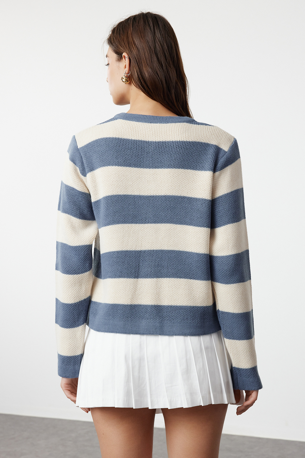 Trendyolmilla  Indigo Çizgili Basic Ceket Görünümlü Triko Hırka TWOAW24HI00091 - Görsel 5