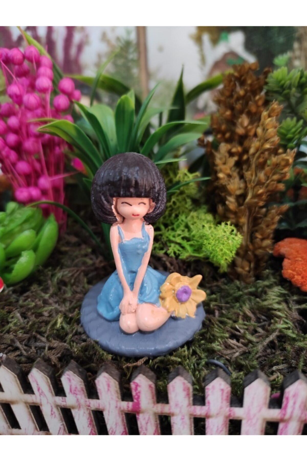 Çiçekli Kız Teraryum Minyatür Obje Teraryum Diorama Malzemeleri Teraryum Objeleri