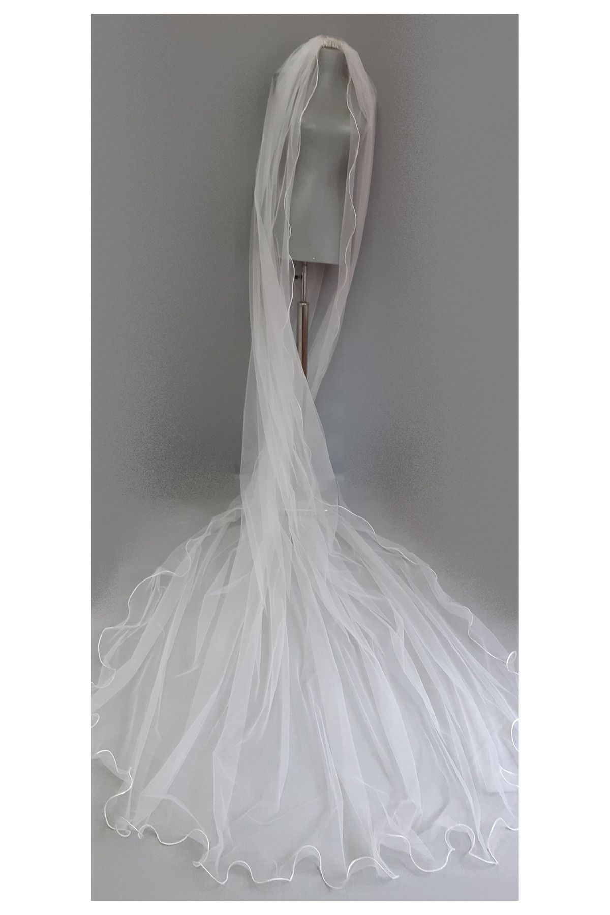 Suzanna Moda Krem Renk Şeritli 3mt Boy 3mt En Taraklı Uzun Gelin Duvağı