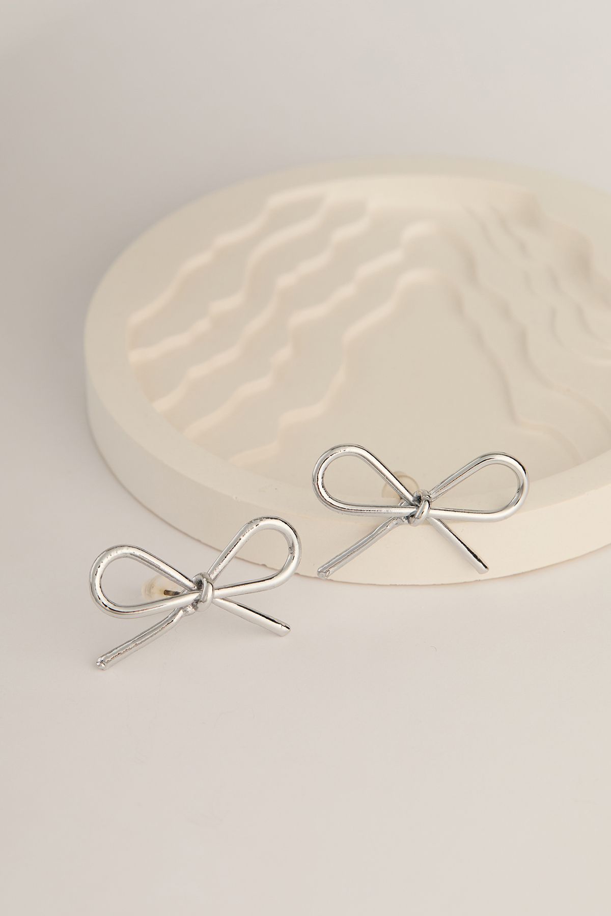 Elika Silver-Bow model Design Earrings 1