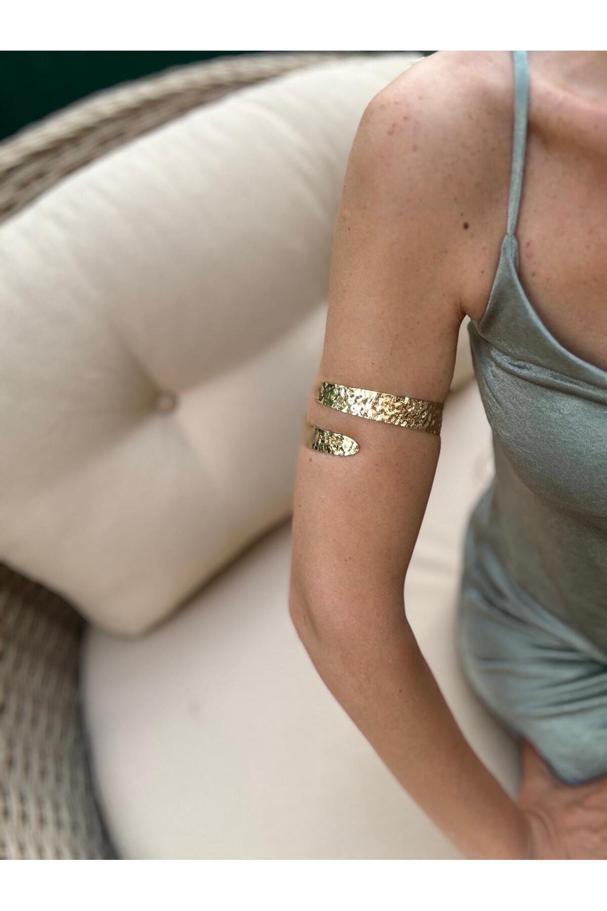 Gold Dövülü Pazu Bilekliği Armcuff 2