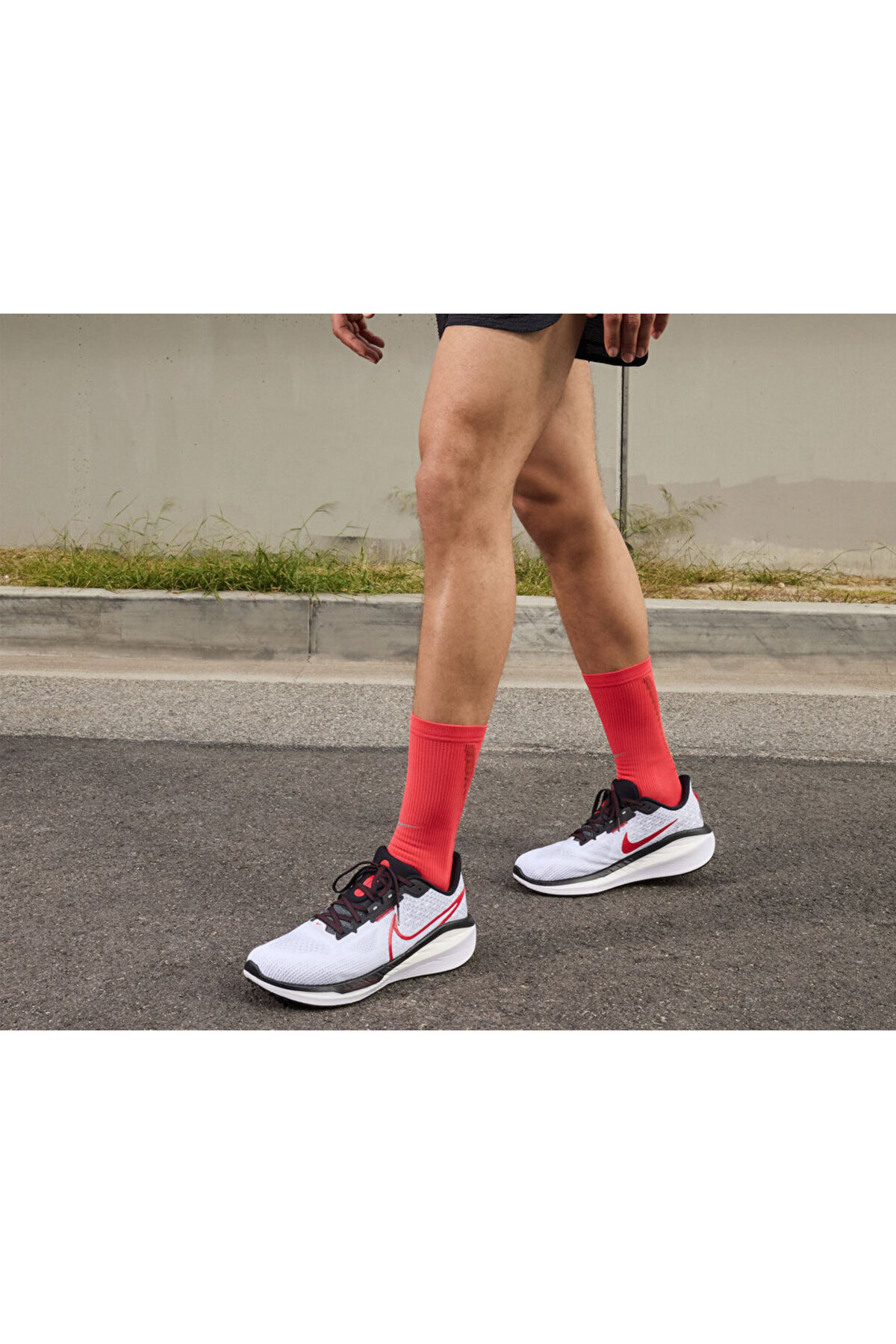 کفش Nike نایکی رانینگ مردانه FB1309-103 Vomero 17 اورجینال - تصویر 2