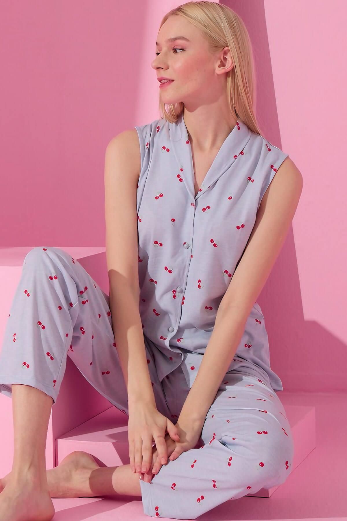 Pijamaevi Kiraz Desenli Örme Önden Düğmeli Sıfır Kol Kadın Pijama Takımı