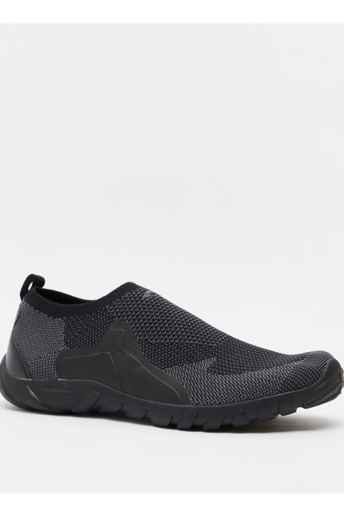 Dash-Textured Slip-On Walking Shoes with Cushioning 2