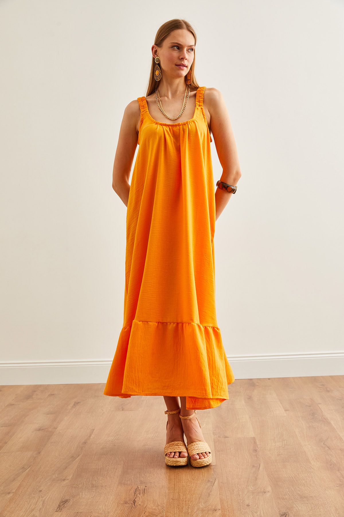 Kadın Sarı Askılı Oversize Maxi Dokuma Elbise ELB-19002235