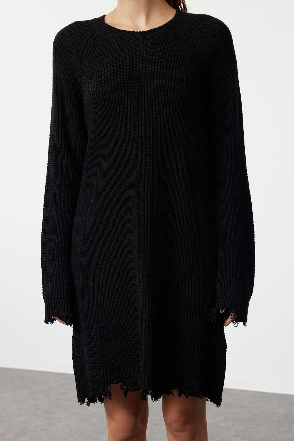 Trendyol Collection Fekete rövid/mini széles szabású, lefolyó részletezett kötött ruha TWOAW24EL00113