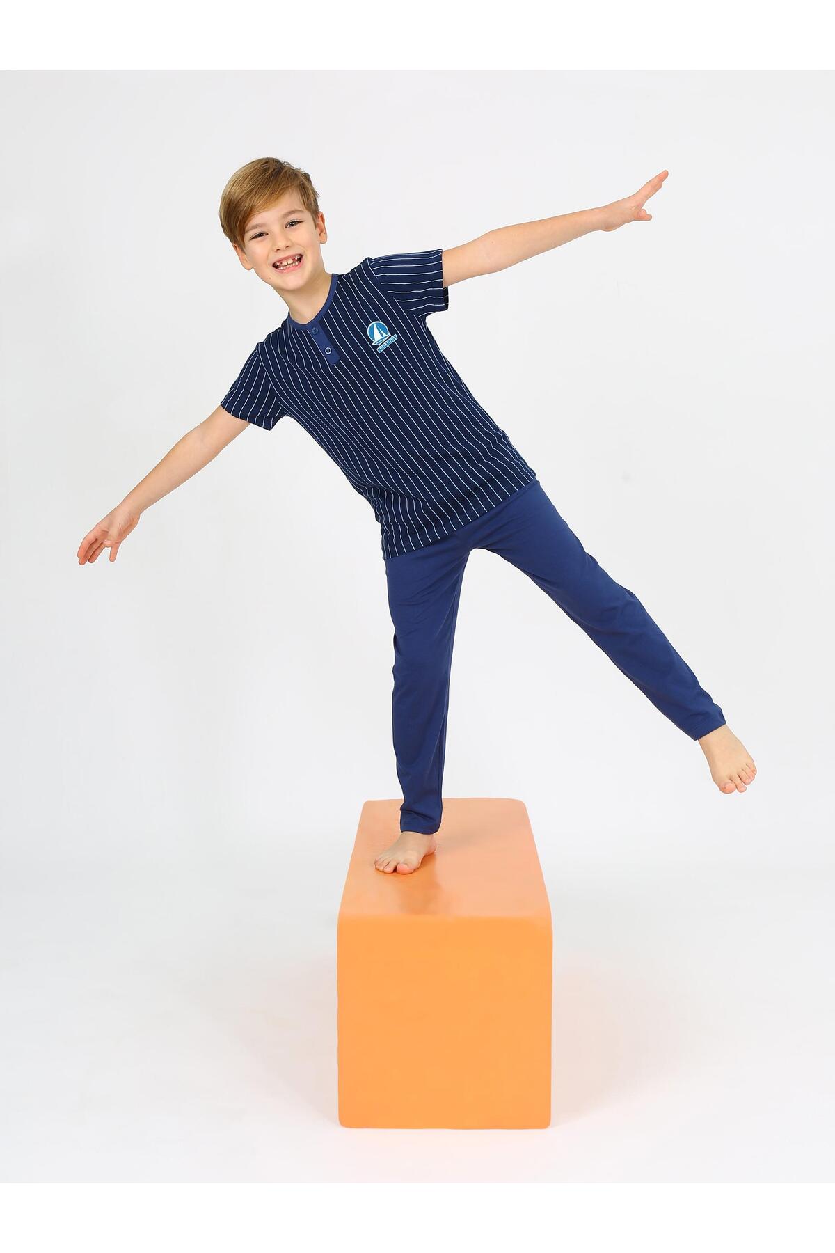 vitmo Erkek Çocuk Kısa Kollu %100 Pamuklu Düğme Detaylı Sailboat Pijama Takımı fotoğrafı 2 (önizleme)