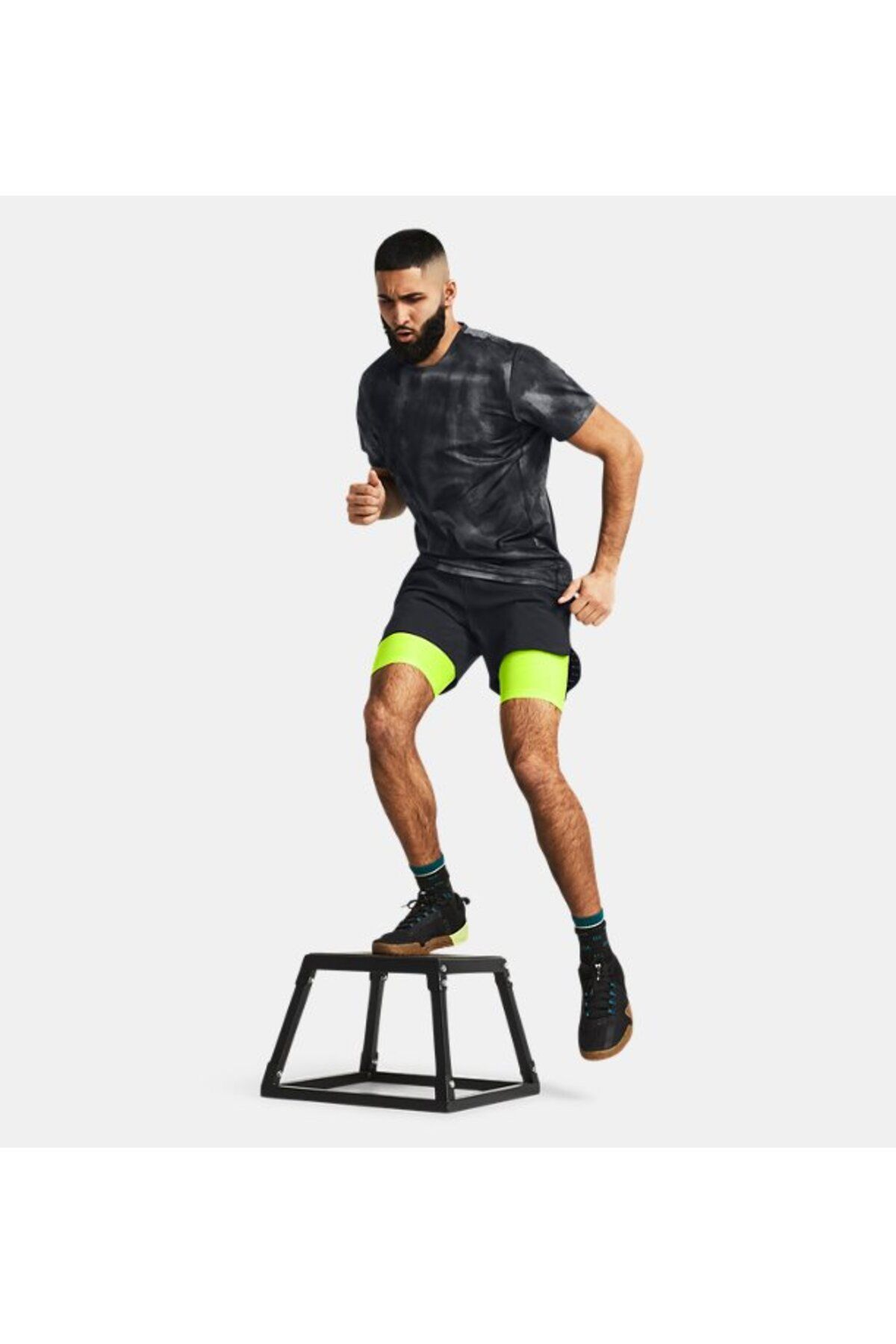 تی شرت ورزشی مشکی مردانه آستین کوتاه و ناپدید شده می شود 1383669 001 Under Armour