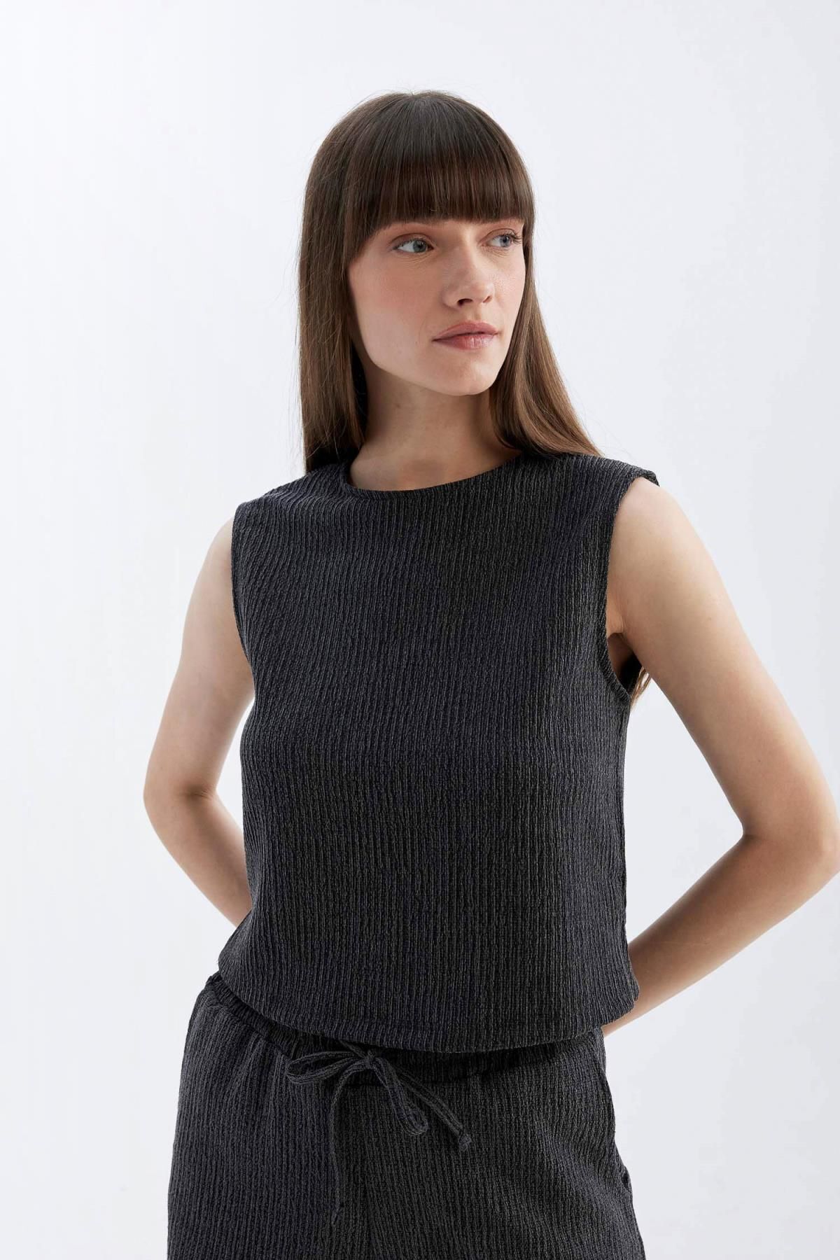 DeFacto-Regular Fit Crew Neck Basic Plain Wrap Tank Top D1523Ax24Sm 3