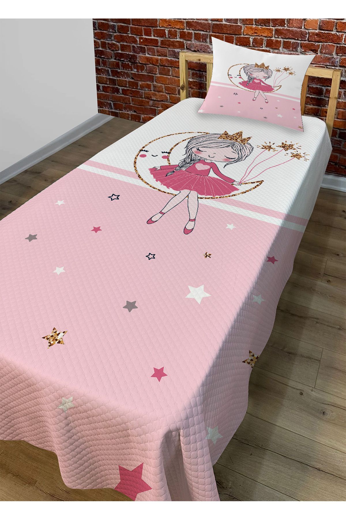 EVSEHOMES EVSHOMES PEMBE ŞERİT AYDA KIZ DİJİTAL BASKI KAPİTONE PİKE TAKIMI fotoğrafı 2 (önizleme)