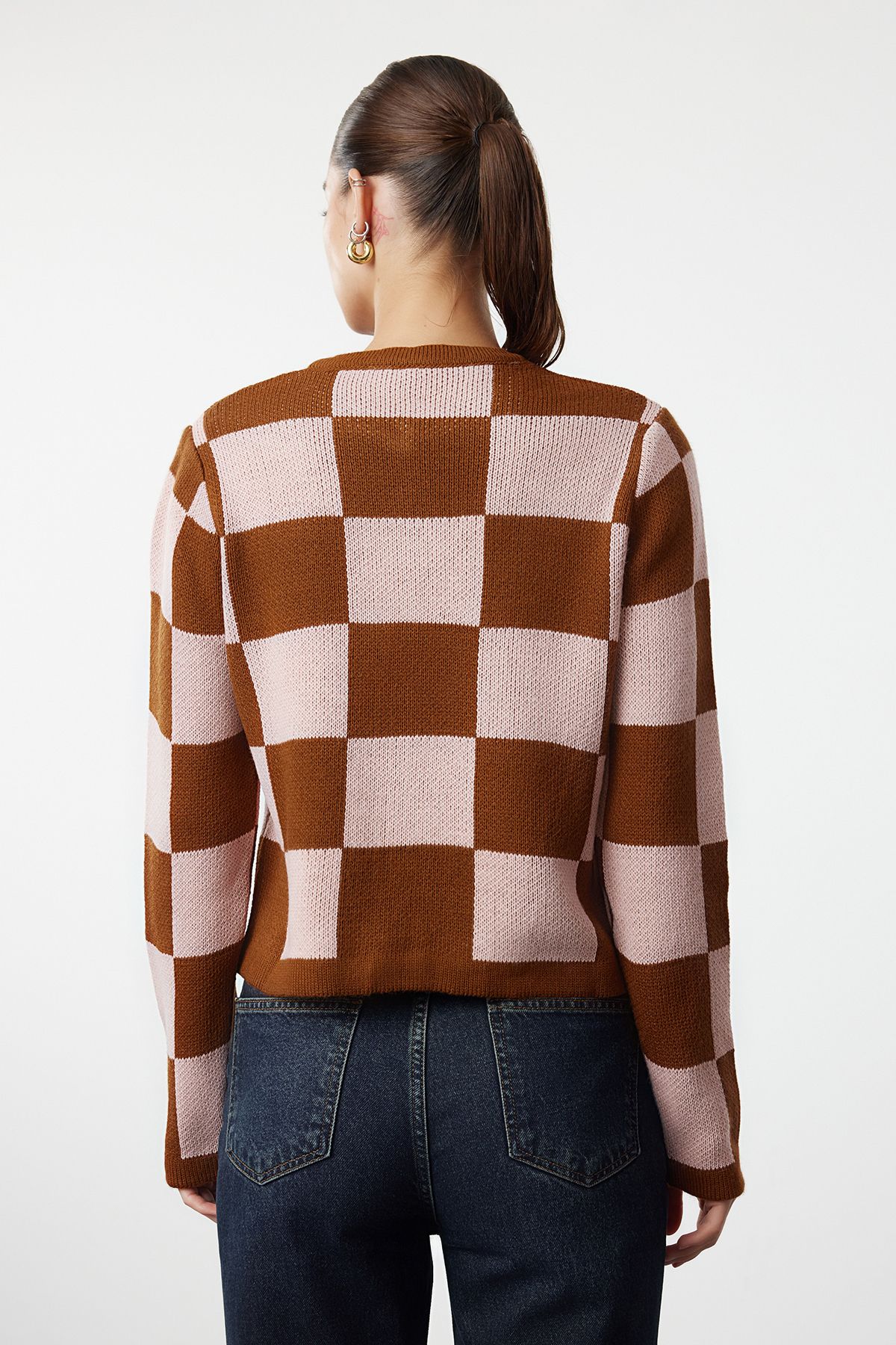 Trendyol Collection-Brauner karierter Strick-Cardigan – Jacken-Look, TWOAW24HI00089 5