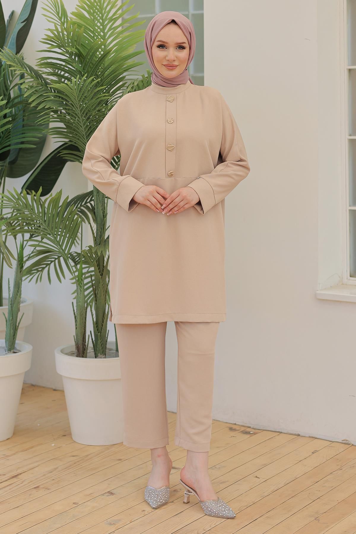 ARMİNE TREND Önden Düğme Detaylı Pantolonlu İkili Takım Bej 24YT659