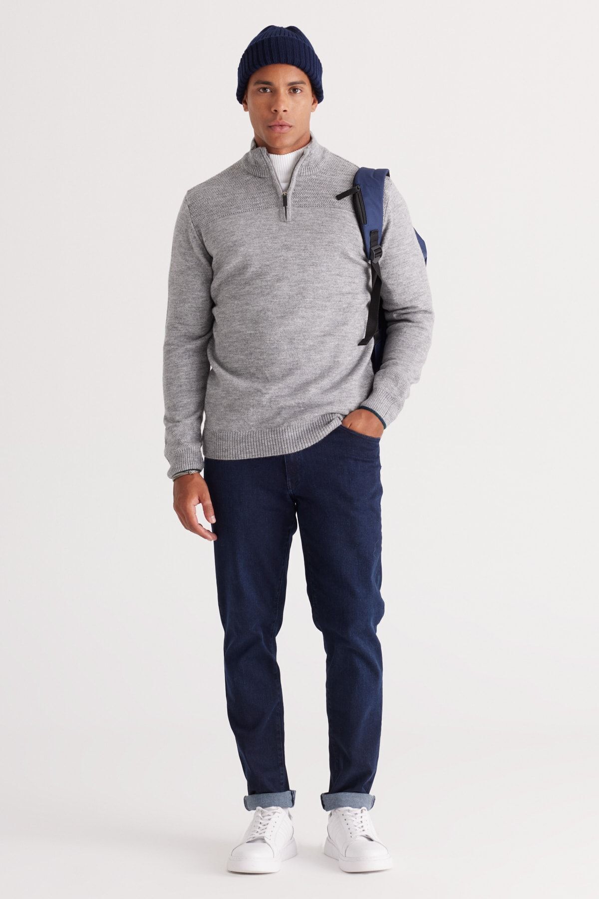 ALTINYILDIZ CLASSICS-Graumelierter Herrenpullover in Standard-Passform, normaler Schnitt, hoher, weicher, strukturierter Strickpullover mit Bato-Kragen 2