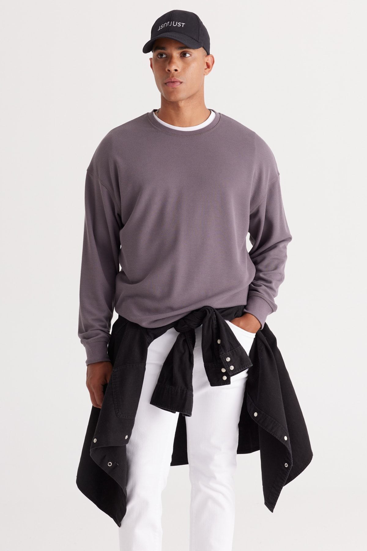 Erkek Koyu Gri Loose Fit Içi Polarlı 3 Iplik Bisiklet Yaka Jakarlı Sweatshirt