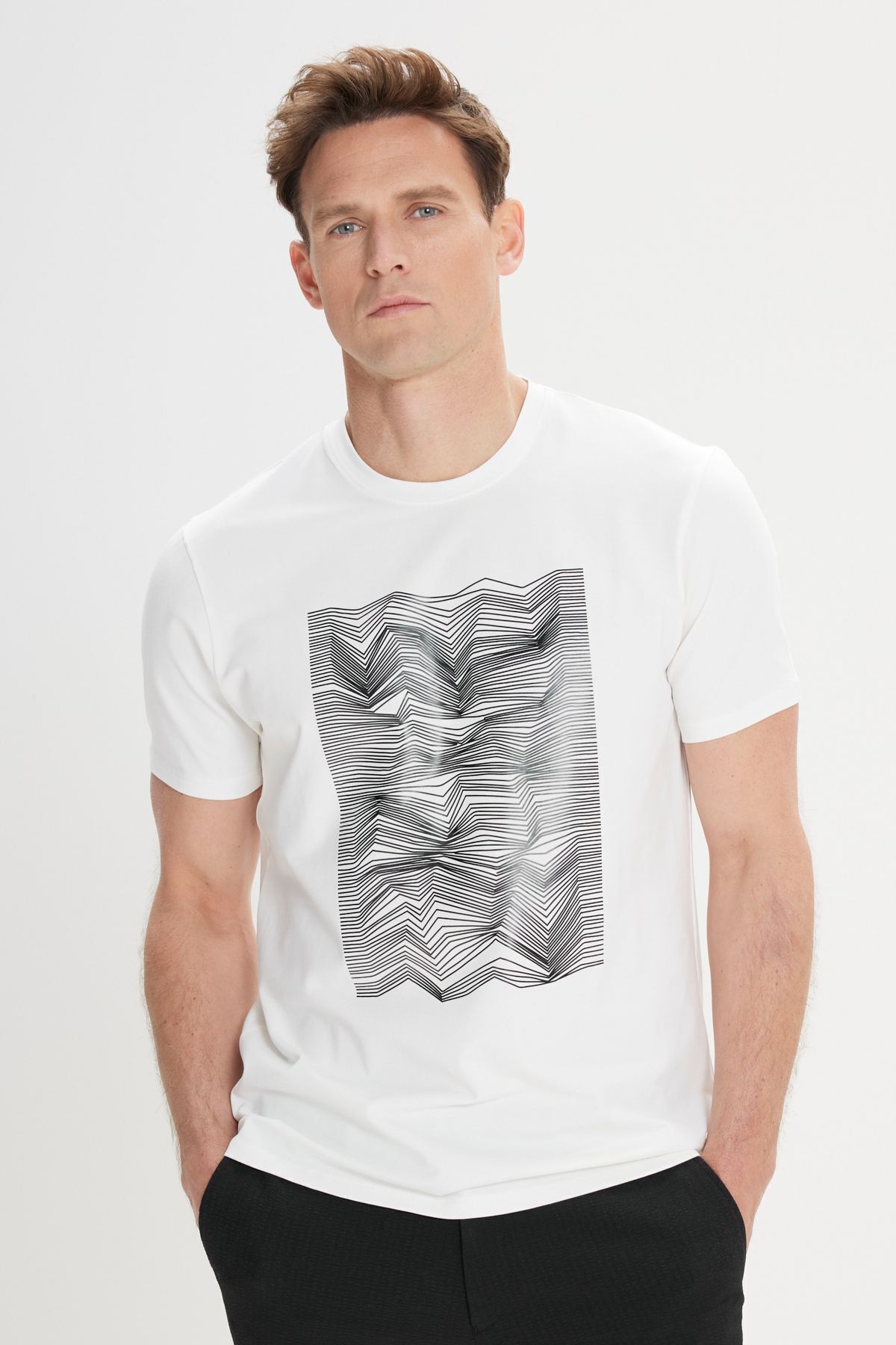 ALTINYILDIZ CLASSICS-Men's White Slim Fit Slim Fit Cotton Flexible Printed Crew Neck T-Shirt 4
