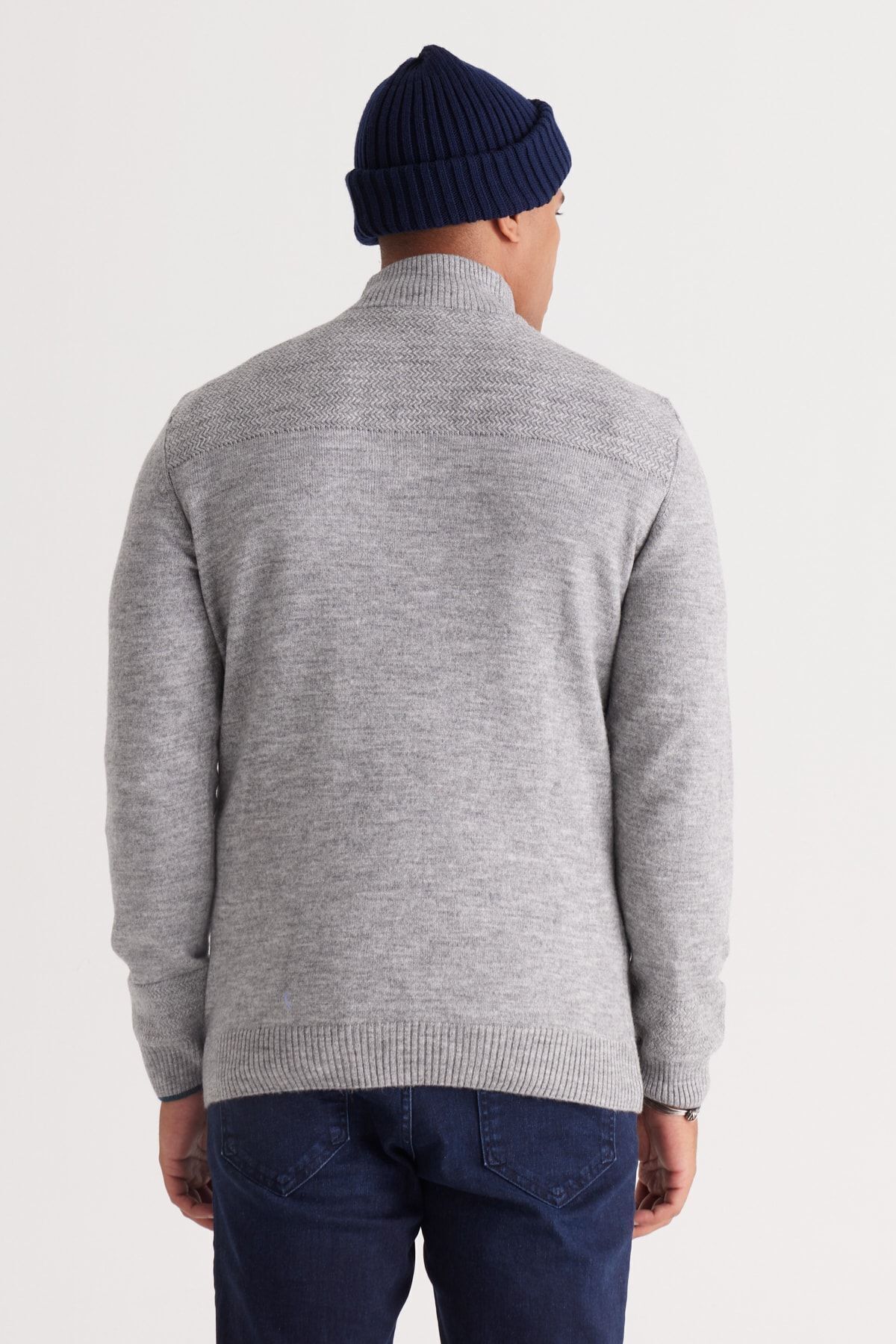 ALTINYILDIZ CLASSICS-Graumelierter Herrenpullover in Standard-Passform, normaler Schnitt, hoher, weicher, strukturierter Strickpullover mit Bato-Kragen 5