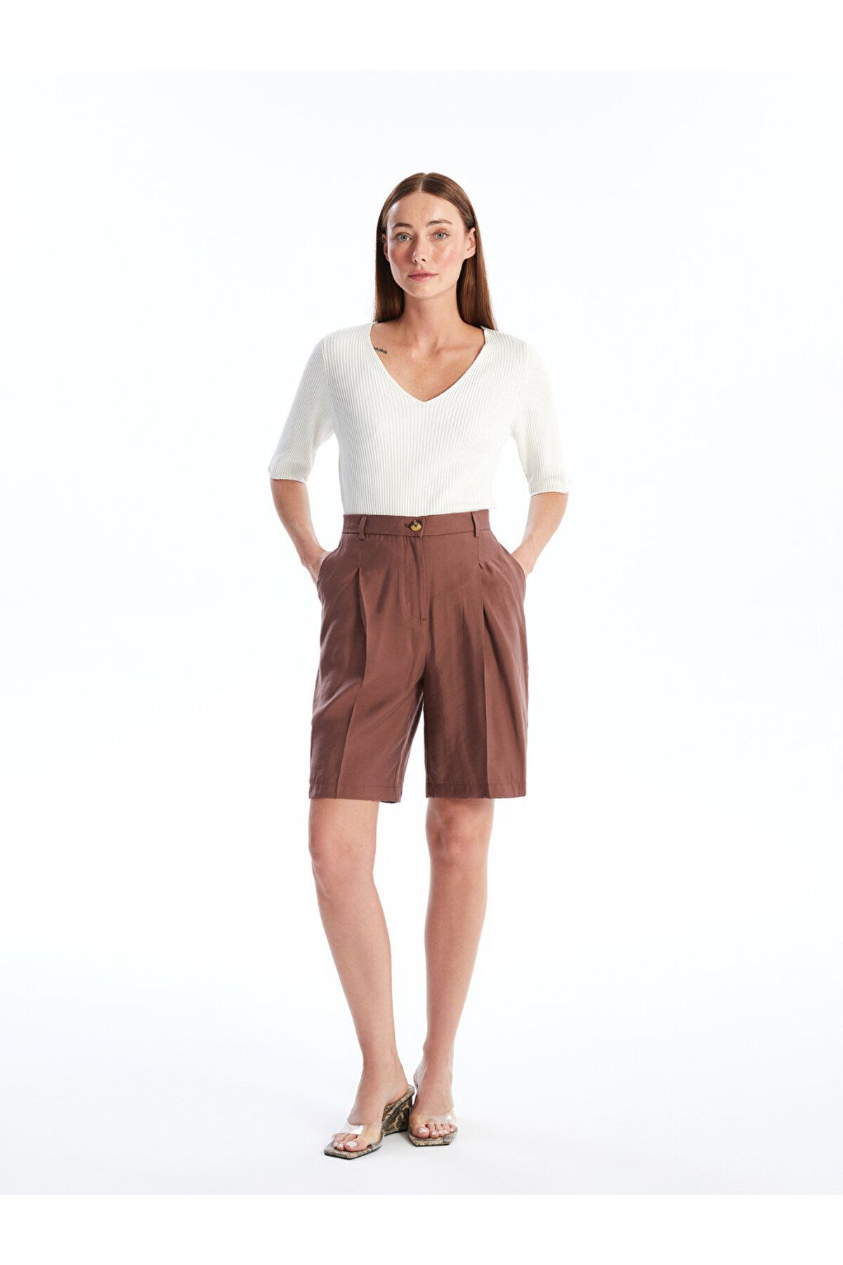 LC Waikiki Pantaloni Scurți Lcwaikiki Classic Maro Pentru Femei - Potrivire Confortabilă Femeie - 38