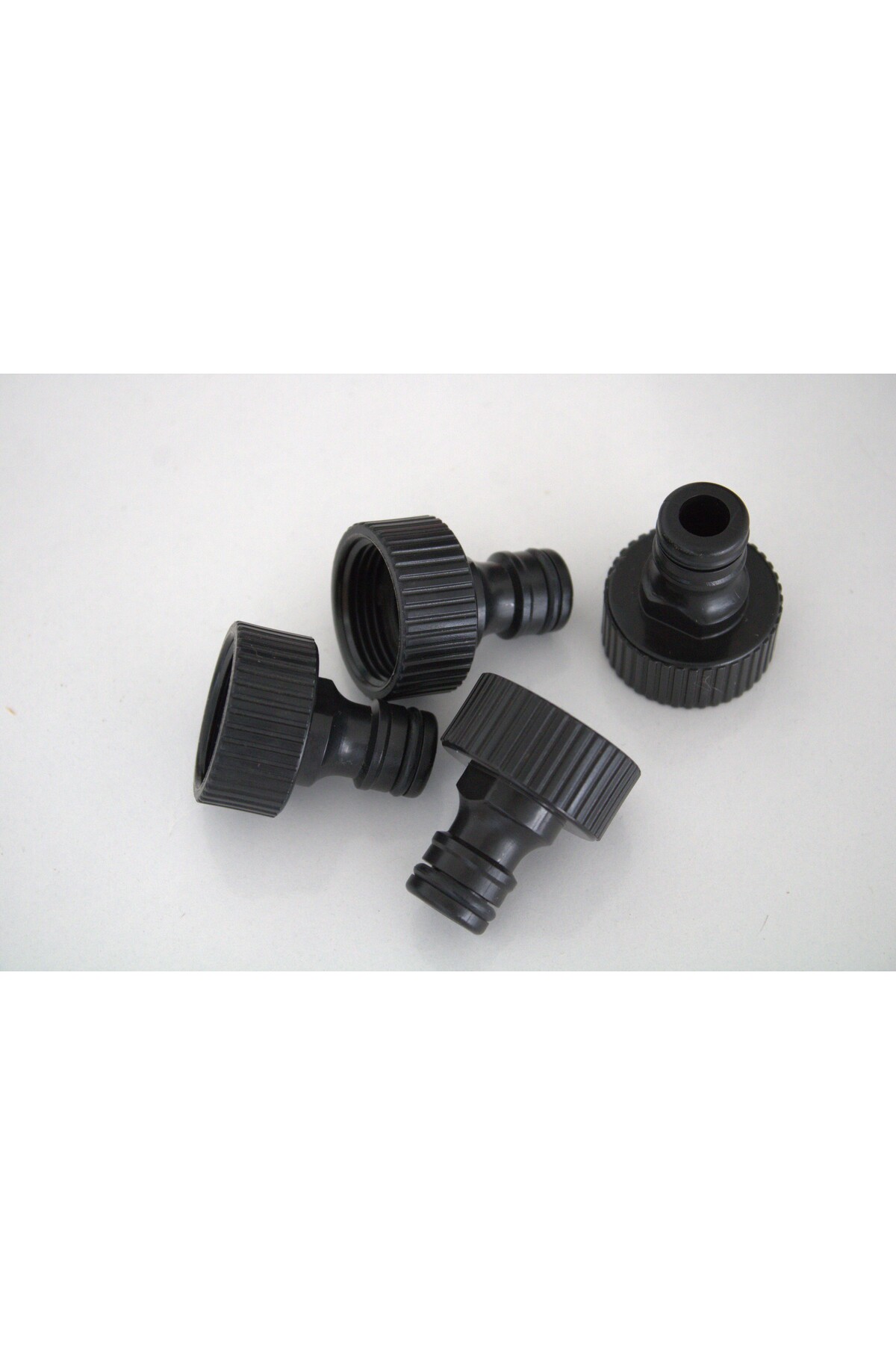 3/4” Otomatik Musluk Bağlantısı (Dişi) 2 Adet Musluk Bağlantı Aparatı 7