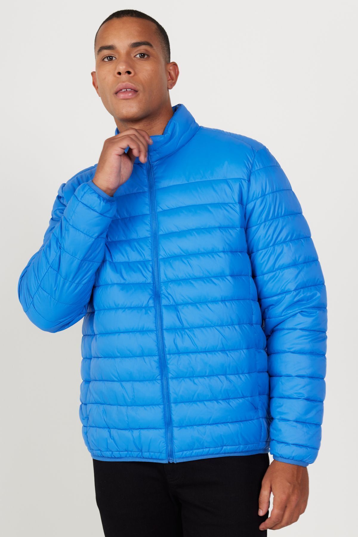 AC&Co / Altınyıldız Classics-Men's Blue Standard Fit Regular Cut Stand Collar Ultra Light Fiber Filled Coat 3