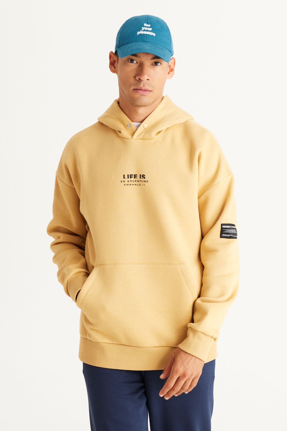 AC&Co / Altınyıldız Classics-Senfgelbes Sweatshirt für Herren mit Oversize-Passform und lockerem Schnitt, Kapuze, Fleece-Innenseite, 3-fädige Baumwolle 2