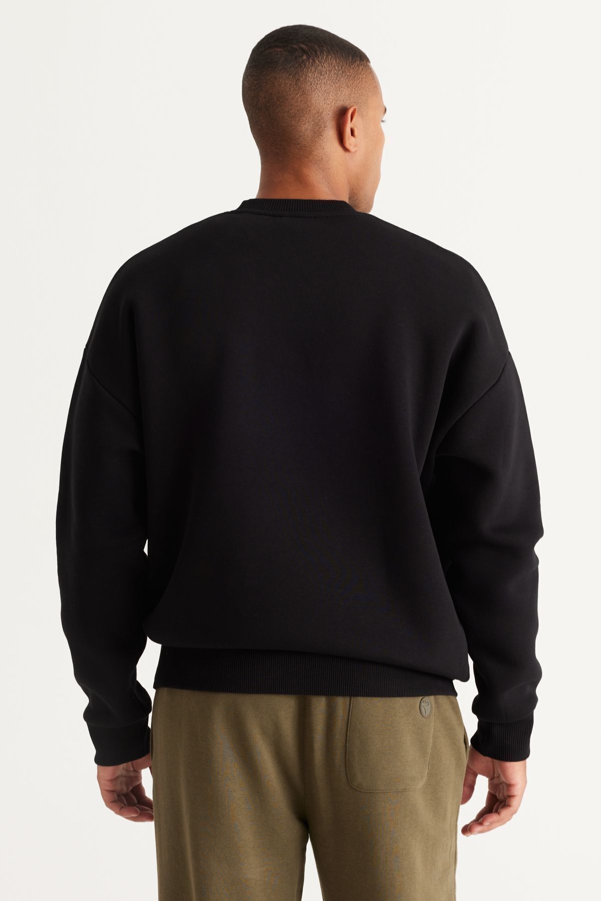 AC&Co / Altınyıldız Classics-Męska czarna bluza typu oversize o luźnym kroju, wykonana z bawełnianego polaru z 3 nitkami i okrągłym dekoltem 5